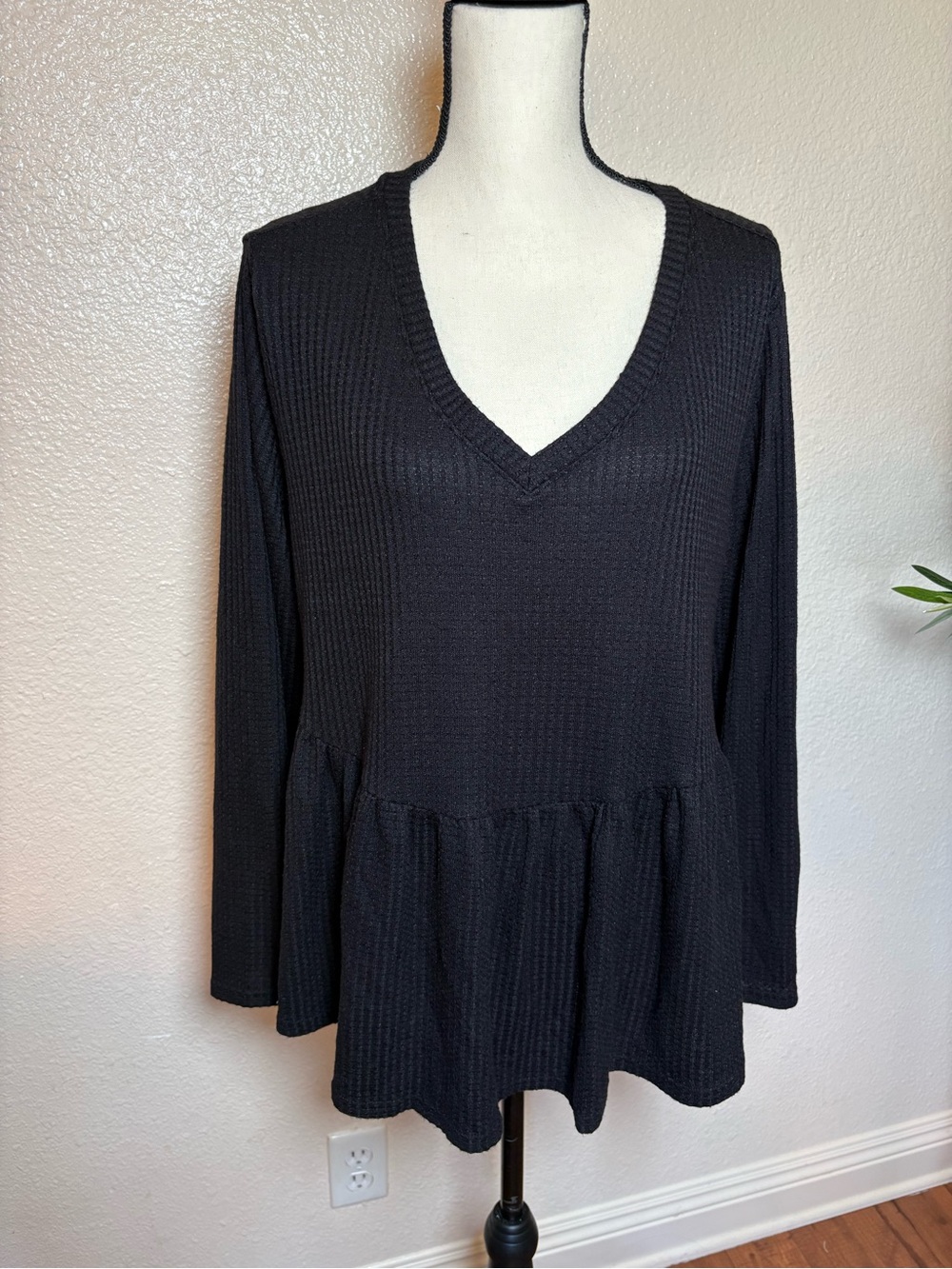 Terra & Sky Black V-Neck Peplum - Picture 2 of 4